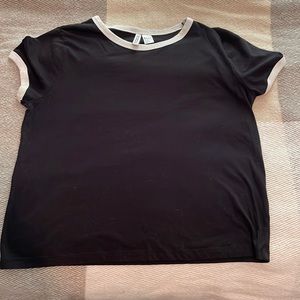 HM black basic shirt
